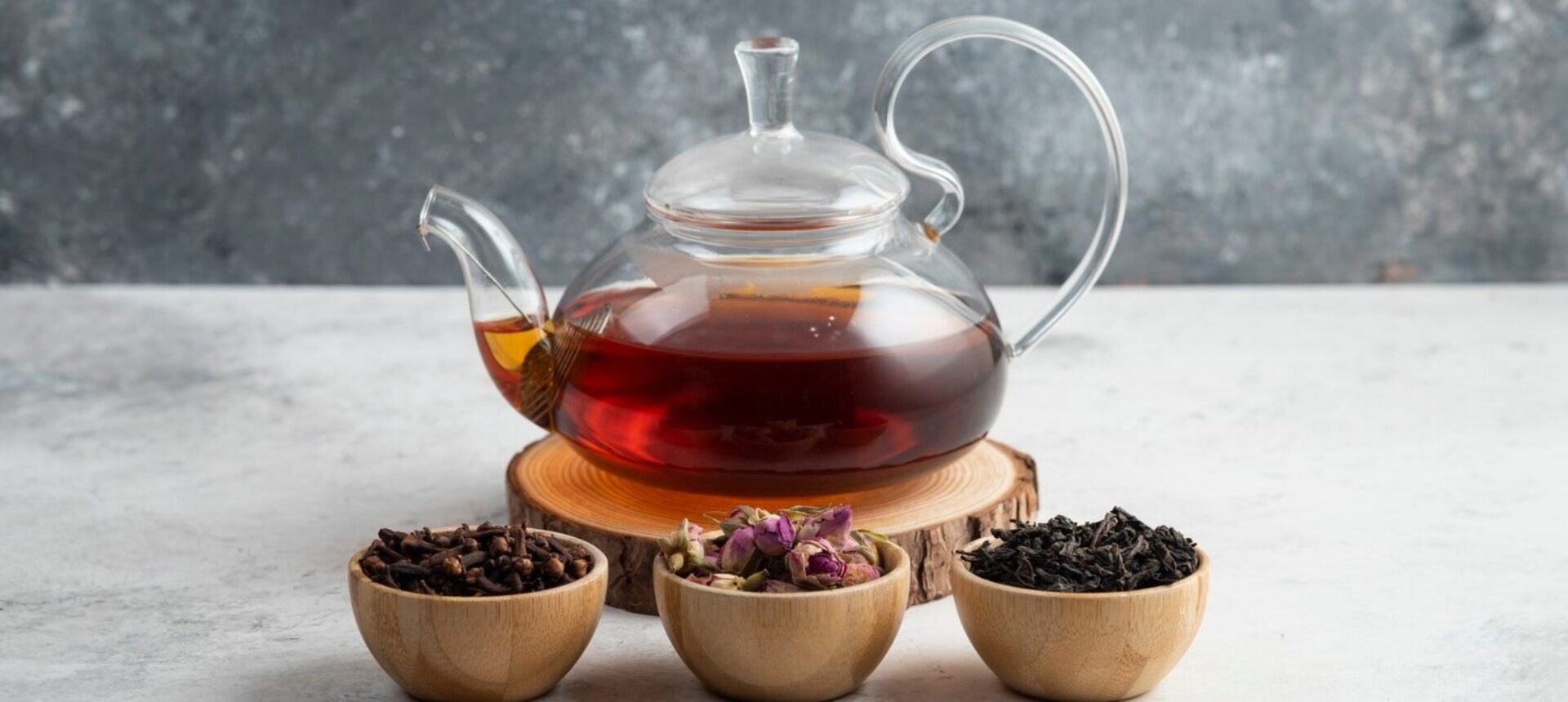 What’s the Difference Between White, Green, oolong & Black Tea? [Updated-2024]
